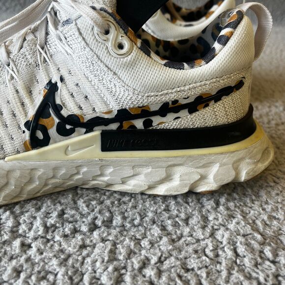 Nike React Infinity Flyknit Womens 7 Running Work STAINS DJ5932-001 - Picture 5 of 15